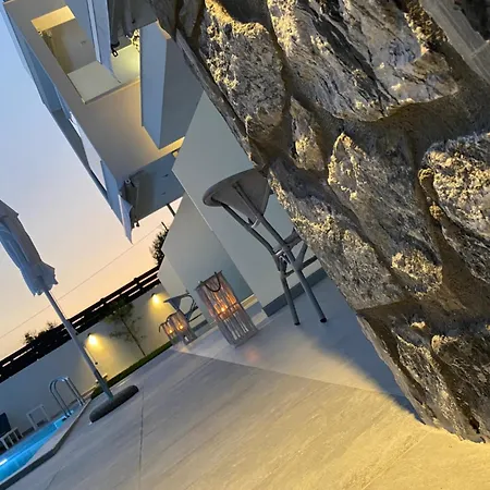 Interni Luxury Living شقة *