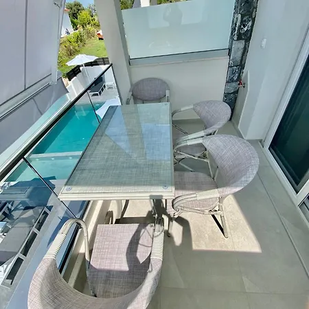 Interni Luxury Living * نيكيتي