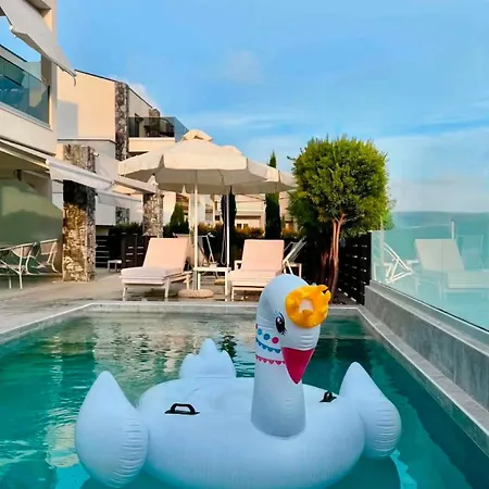 Interni Luxury Living * نيكيتي